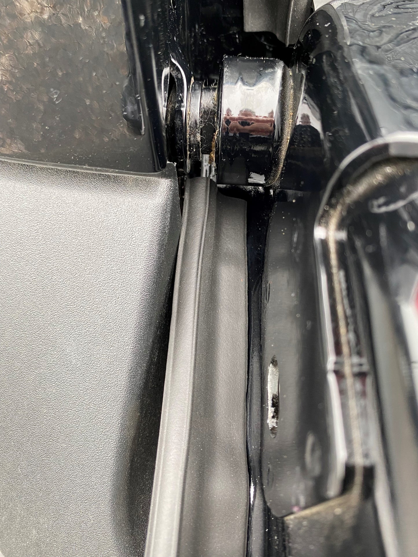 ESI Ultimate Tailgate Seal with Taper Seal Compatible with Ford Maverick